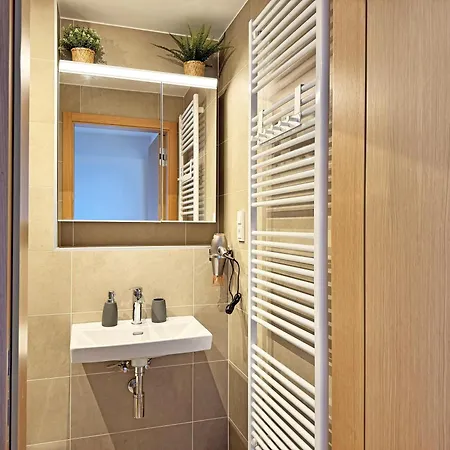 New Studio, King Bed, Free Parking, Terrace Apartmán *