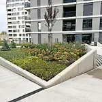 Apartmán New Studio, King Bed, Free Parking, Terrace *