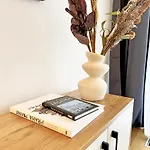 New Studio, King Bed, Free Parking, Terrace Praha