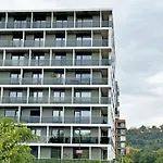New Studio, King Bed, Free Parking, Terrace Apartmán *