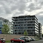 New Studio, King Bed, Free Parking, Terrace * Praha