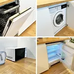 Apartmán New Studio, King Bed, Free Parking, Terrace *