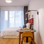 Appartamento New Studio, King Bed, Free Parking, Terrace Praga