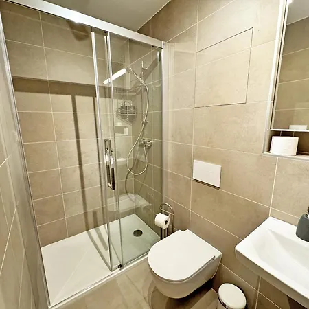 Apartamento New Studio, King Bed, Free Parking, Terrace *
