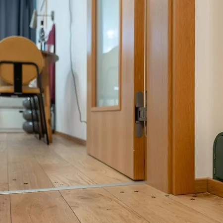 New Studio, King Bed, Free Parking, Terrace *