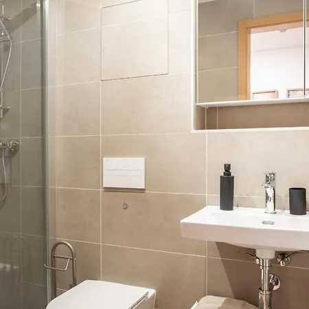 New Studio, King Bed, Free Parking, Terrace
